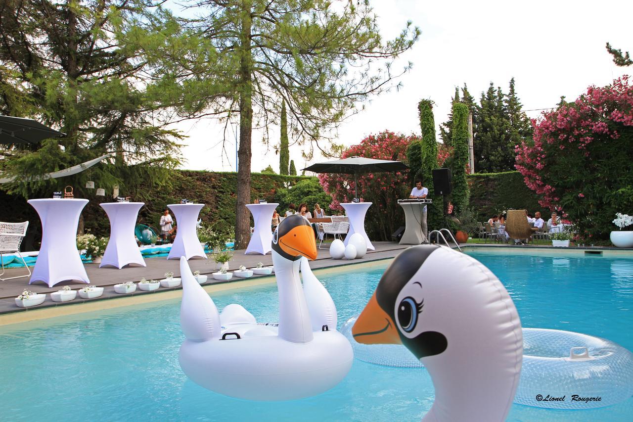 Le Safari Hotel Restaurant Carpentras Exterior foto